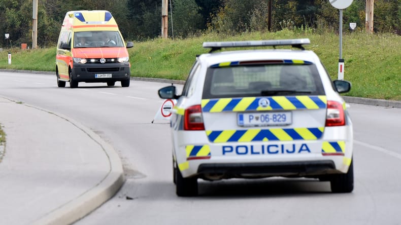 V nesreči trije poškodovani, povzročiteljica vozila pod vplivom alkohola in po napačni strani