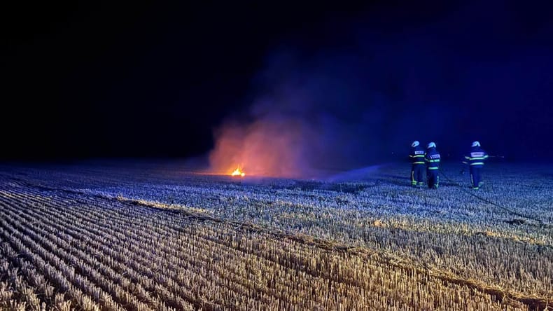 FOTO: Zagorelo strnišče, posredovali so gasilci