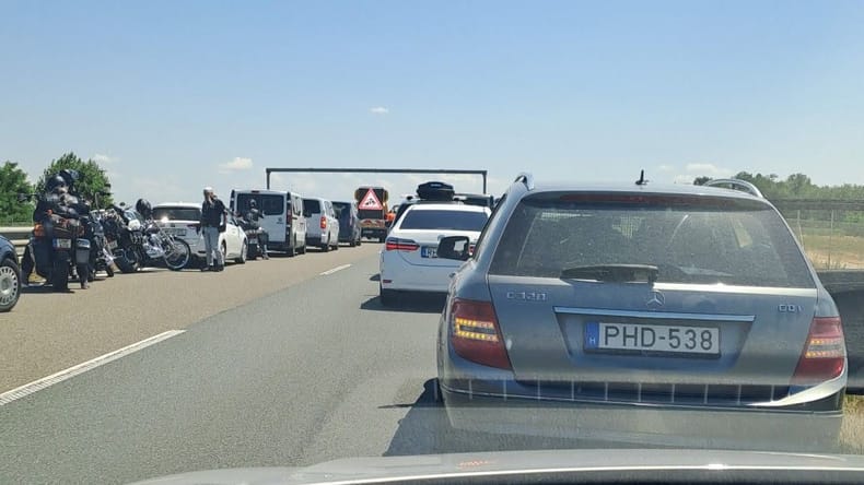 Vozniki, pozor! Pomurska avtocesta za zaprta, nastajajo zastoji