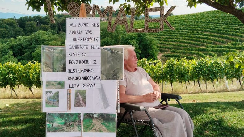 Že tri leta živi v strahu pred plazom, zdaj protestira pred Zidanico Malek