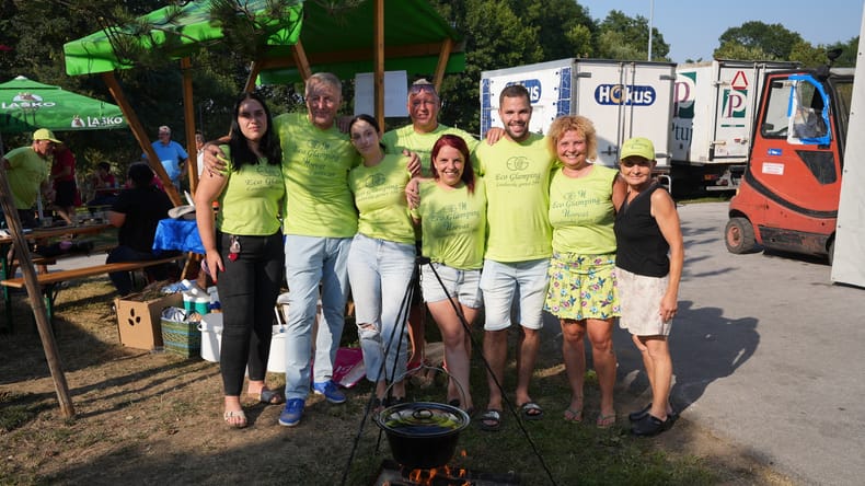 FOTO in VIDEO: V Veliki Polani diši po bujti repi, ekipe se potegujejo za »zlato kihanico«