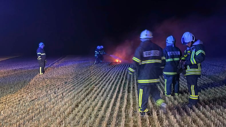 Nočni požar pri Murski Soboti, gorelo je strnišče
