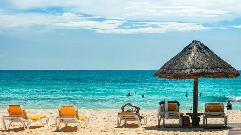 Višja cena dopusta tik pred odhodom? Preverite, ali lahko turistična agencija po plačilu podraži dopust