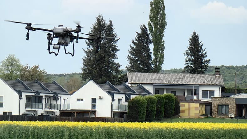 VIDEO: Zakaj ima sodobni kmet raje dron kot vile?