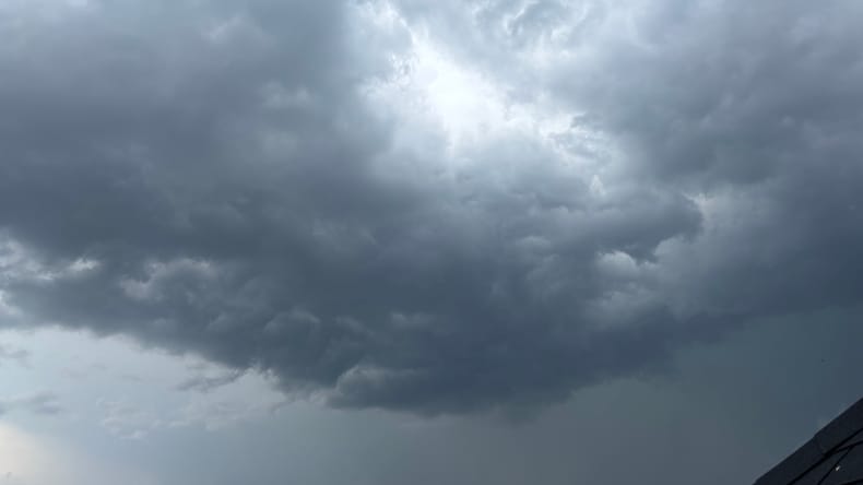 Pomurje po sončnem ponedeljku čaka vremenski preobrat, že kmalu prihajajo plohe in nevihte