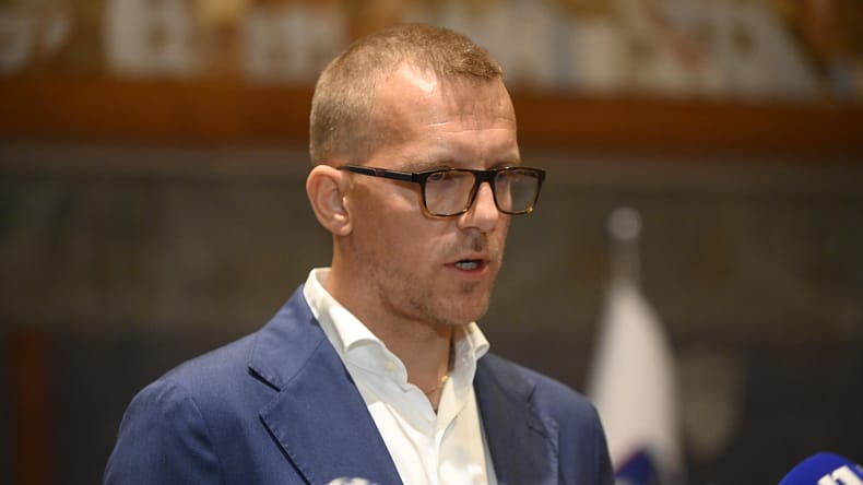 Preobrat pri podjetju 'pomurskega poslanca', podjetje podaril Roku Snežiču