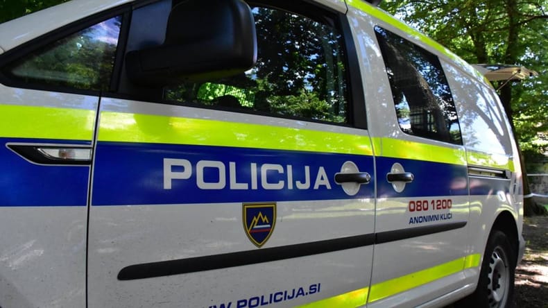 76-letnika našli mrtvega v hiši, sumijo nasilno smrt