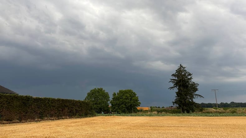 Popoldne in zvečer lahko nastanejo močnejše nevihte s točo in močnimi sunki vetra