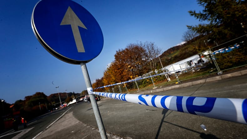 Množični pretep na prireditvi v bližini Pomurja, 19-letnik poškodoval policista, to pa ni vse ...