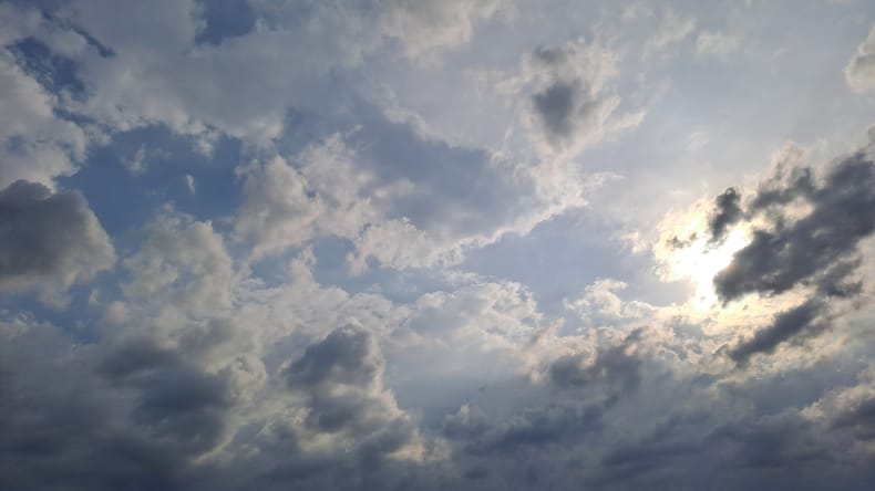 Konec tedna bo sončen in topel, kdaj se vračajo plohe in nevihte?