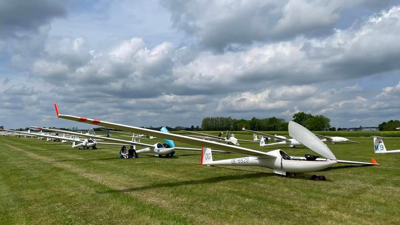 Nad Pomurjem znova živahno, jadralni piloti tekmujejo za državne naslove