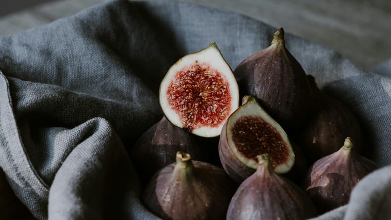 Slovenka v Istri odnesla nenavaden plen: Iz kleti ukradla dva kilograma fig, lestev in kozarce