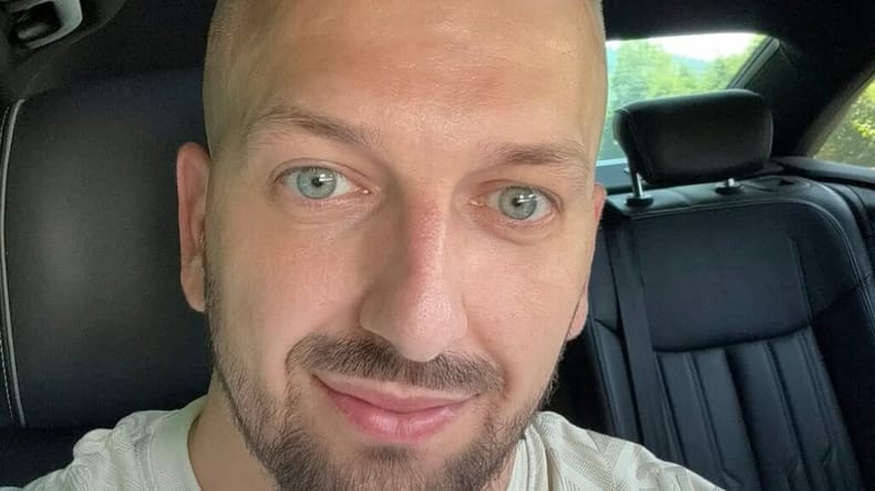 V Mursko Soboto prihaja eden najbolj znanih in kontroverznih slovenskih influencerjev