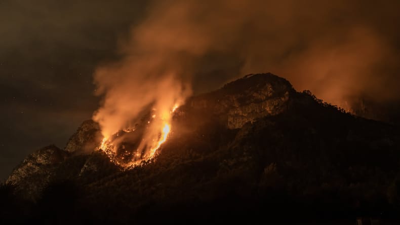 V Furlaniji - Julijski krajini divja več požarov, na pomoč prihajajo slovenska letala