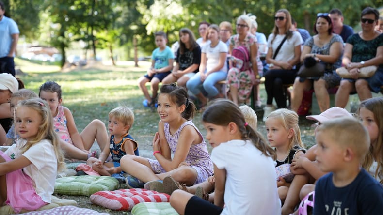 FOTO in VIDEO: V beltinskem parku zaživela Čudežna dežela, zadišalo tudi po kulinaričnih dobrotah