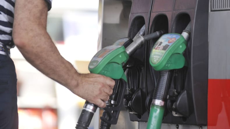 Gorivo se je znova podražilo, toliko zdaj stane liter dizla in bencina