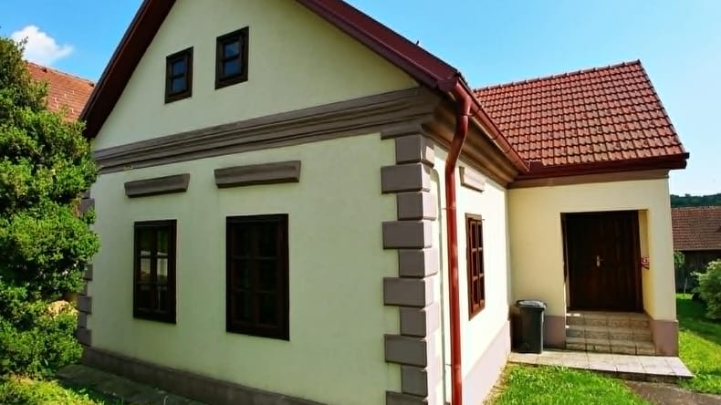 Pomurska pisateljica se poslavlja od hiše svojih starih staršev na Goričkem