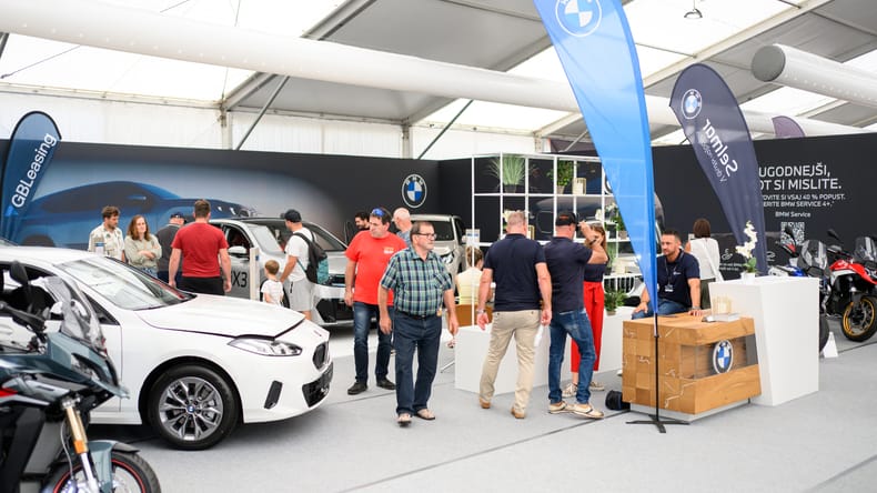 FOTO in VIDEO: Na ogled cela paleta BMW-jevih vozil, zvezda je iX3, svetovni avto leta 2026
