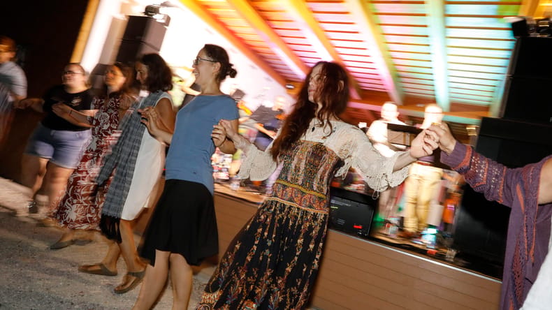 Na Goričko prihajajo umetniki iz treh držav, začenja se festival Košček sreče