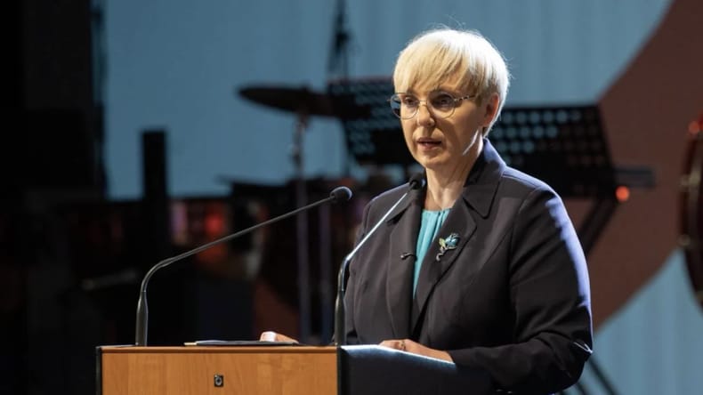 Ustavna obtožba proti Pirc Musarjevi? V primeru odsotnosti bi jo nadomeščal Stevanović