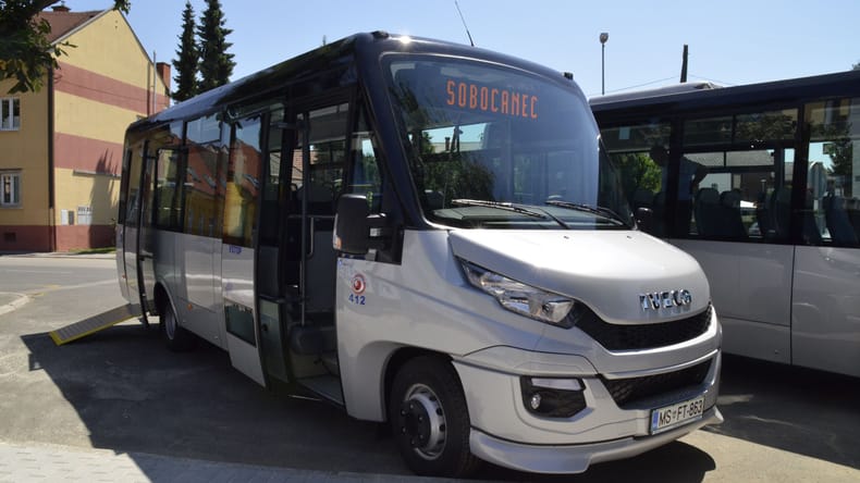 Brezplačen avtobus, a najprej morate po plačljivo kartico na občino