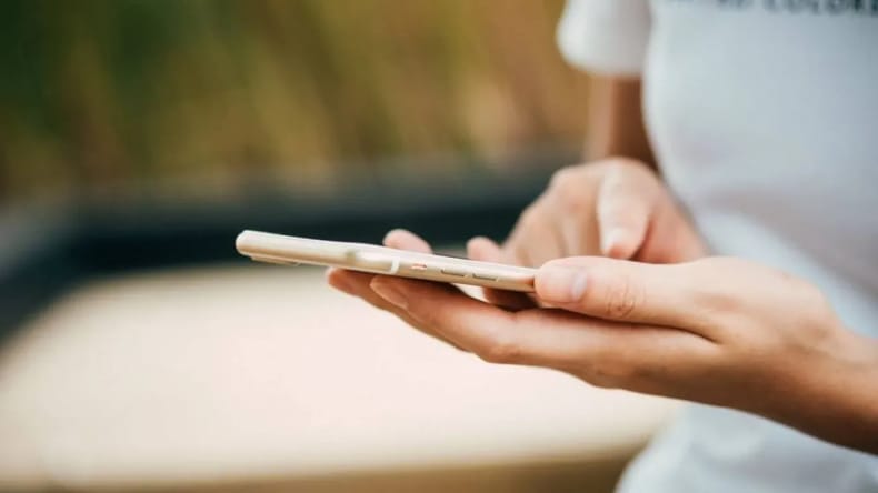 »Živjo, mama, to je moja nova številka«: Če prejmete takšno sporočilo, bodite previdni