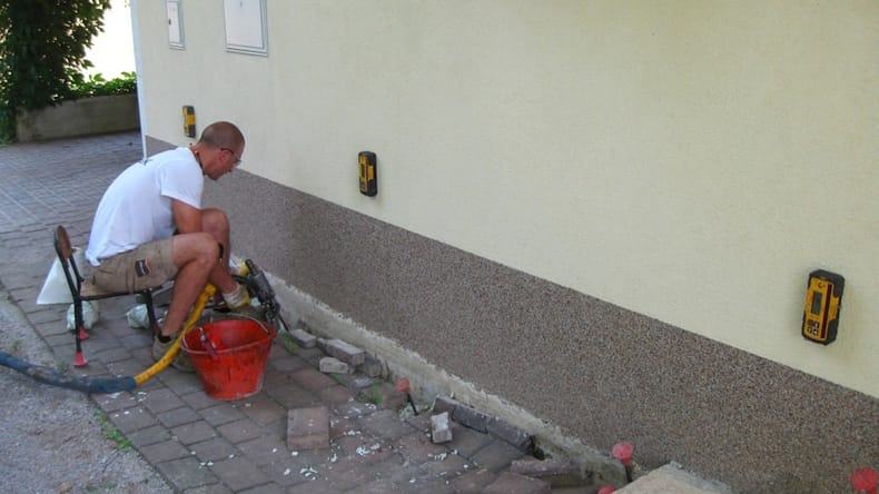 Suša povzroča razpoke na stavbah – rešitev zagotavlja Uretek 
