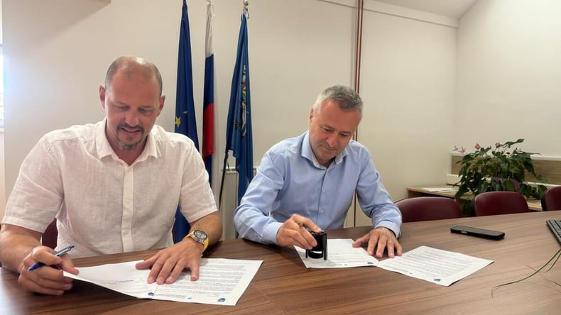 Za skoraj 160 tisoč evrov bodo obnovili ceste do romskega naselja