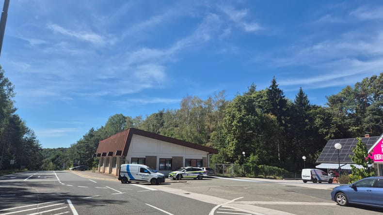 Burnih 24 ur v Pomurju: rop, vlom in sedem prijetih tujcev