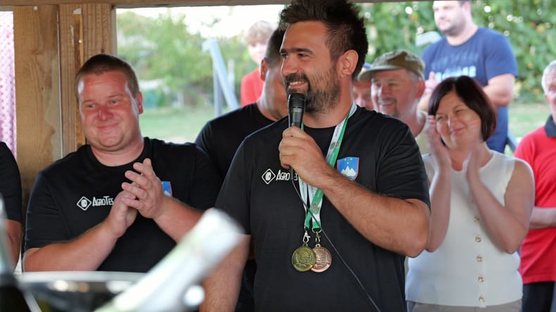 FOTO in VIDEO: V domačih Puževcih pripravili sprejem za svetovnega prvaka Mateja Sinica