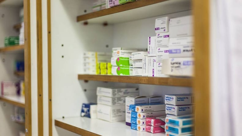 Prihodnost lekarn v treh pomurskih občinah visi na nitki, pomurski poslanci združili moči