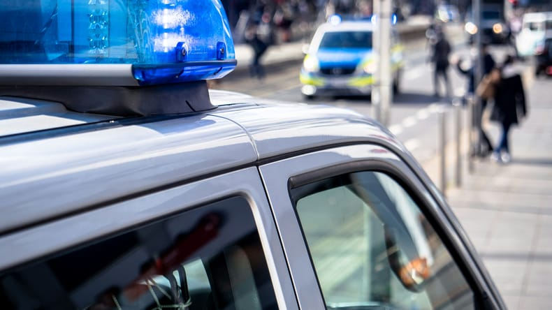 V Pomurju sedem nesreč, zasežena avtomobila in prijeti tujci