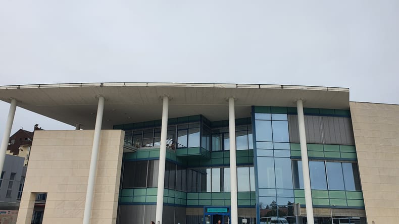 Revizija poslovanja soboške knjižnice razkrila številne nepravilnosti, od financ do pravnih storitev