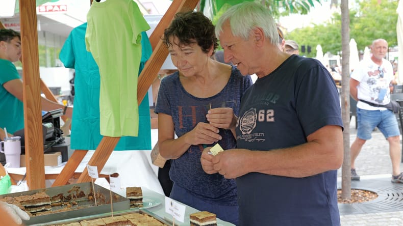 FOTO in VIDEO: V Murski Soboti diši po šunki in gibanici, festival privablja obiskovalce