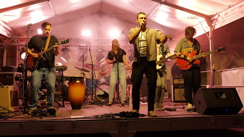 FOTO in VIDEO: V Murski Soboti združili funk, soul in domačo glasbeno energijo