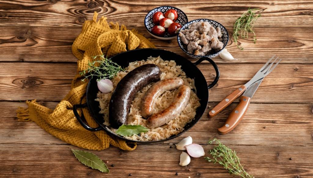 Krvavice in pečenice Anton: Mesna poslastica s pridihom tradicije