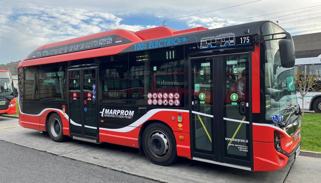 Na poti k čistejši prihodnosti: Štirje novi električni avtobusi že vozijo po mariborskih ulicah