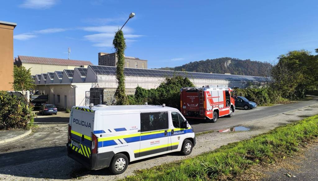 Na gradbišču v Mariboru trčila voznika delovnih vozil, huje poškodovanega delavca prepeljali v bolnišnico