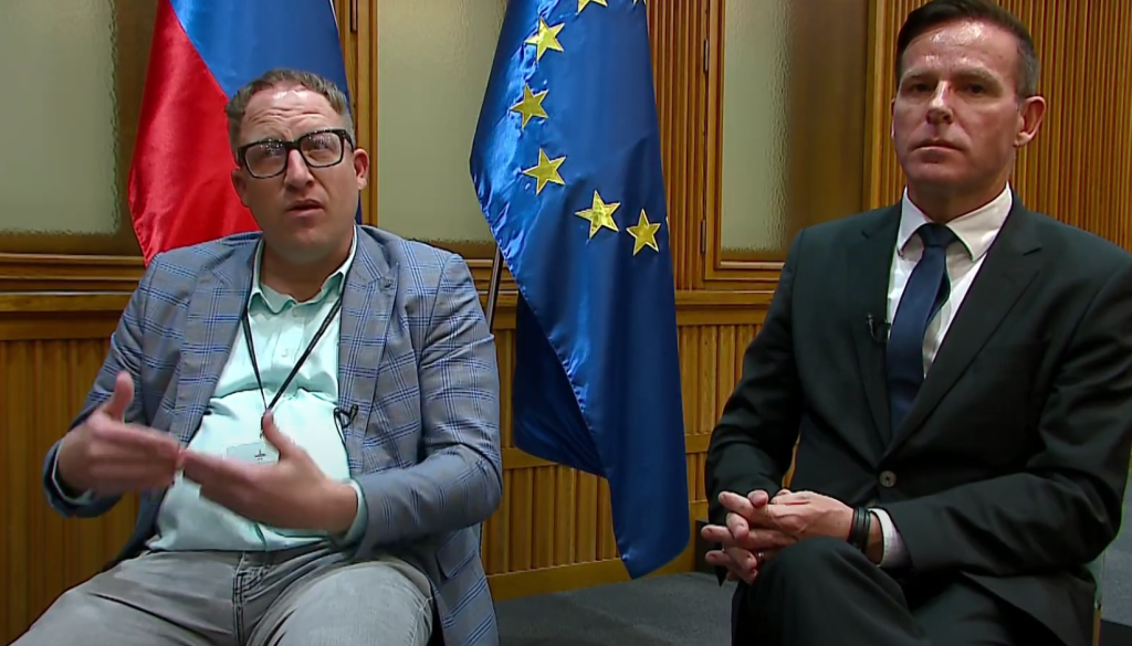 O malih kurilnih napravah, dimnikarstvu in emisijah: »Težava ni v lesu, ampak v tem, kako se ga skuri«