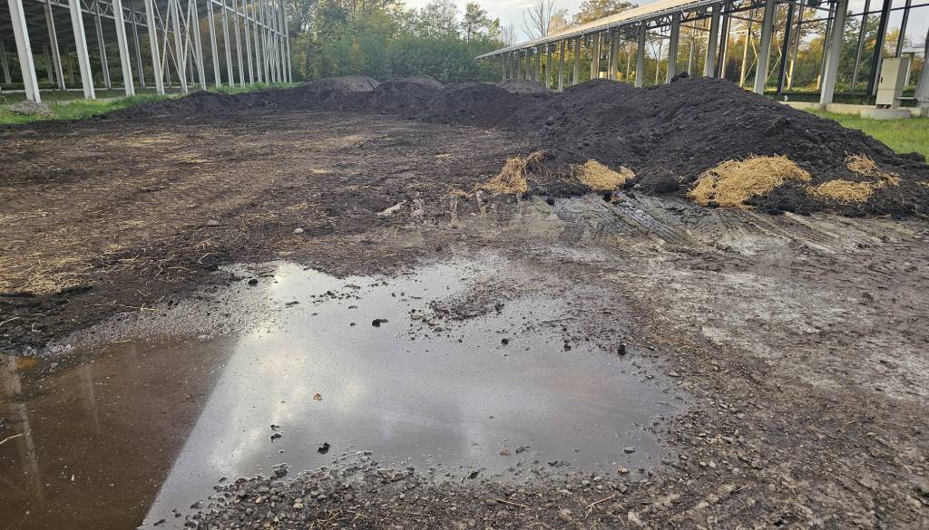 Se ponavlja leto 2022? Kompost naj bi vseboval plastiko in mikrodelce