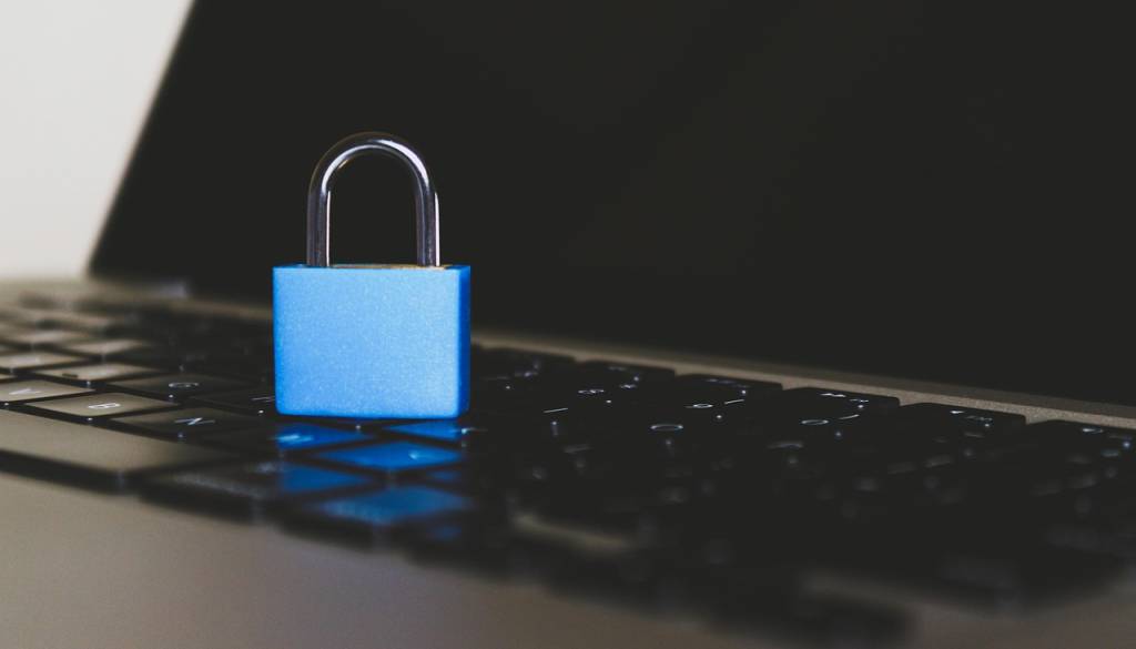 Policija opozarja na nov val spletnih goljufij: Ne nasedajte lažnim e-poštam o SEPA posodobitvah