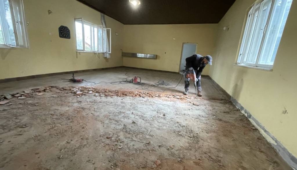 Začela se je obnova vaškega doma