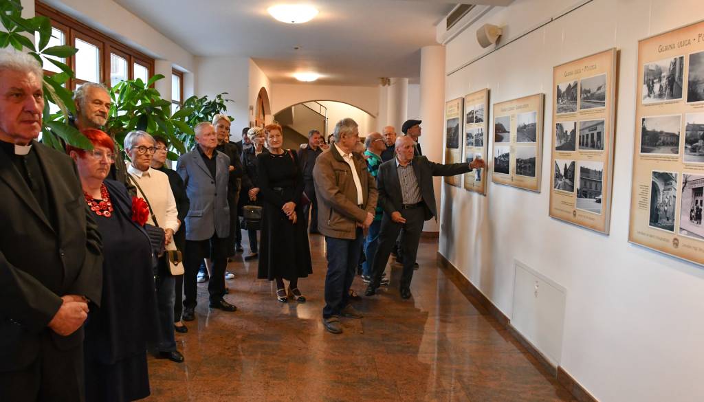 FOTO in VIDEO: Razstava v Lendavi obudila dragocene spomine