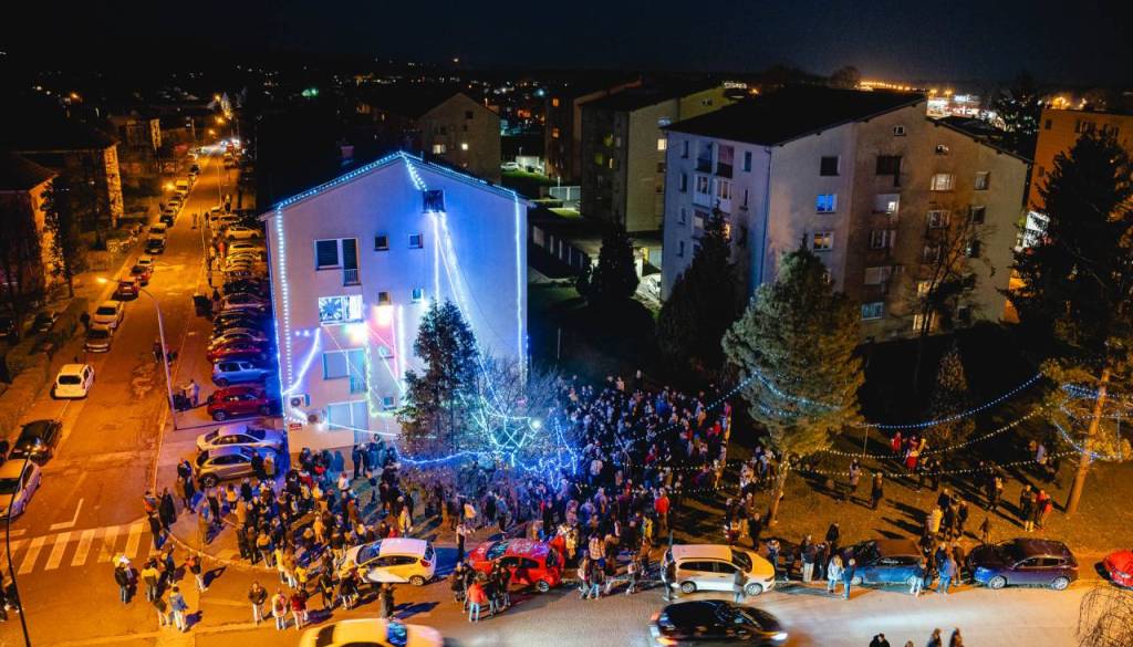 Na Teznu bo zopet čarobno: Znano, kdaj bo Roškarjev oče prižigal 25 tisoč lučk