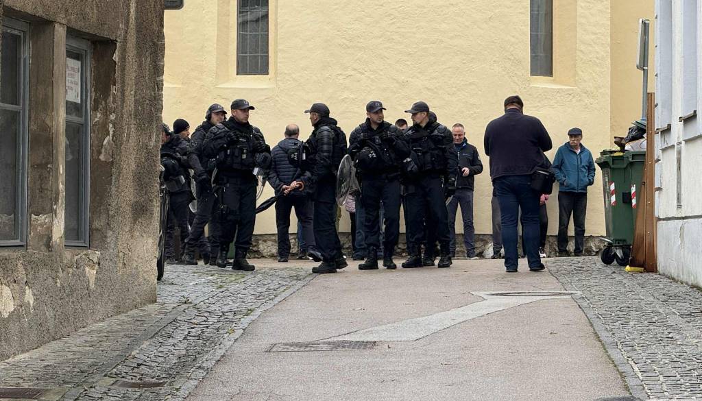 Bo družina preminulega Acota danes posebej varovana? To pravi Policija
