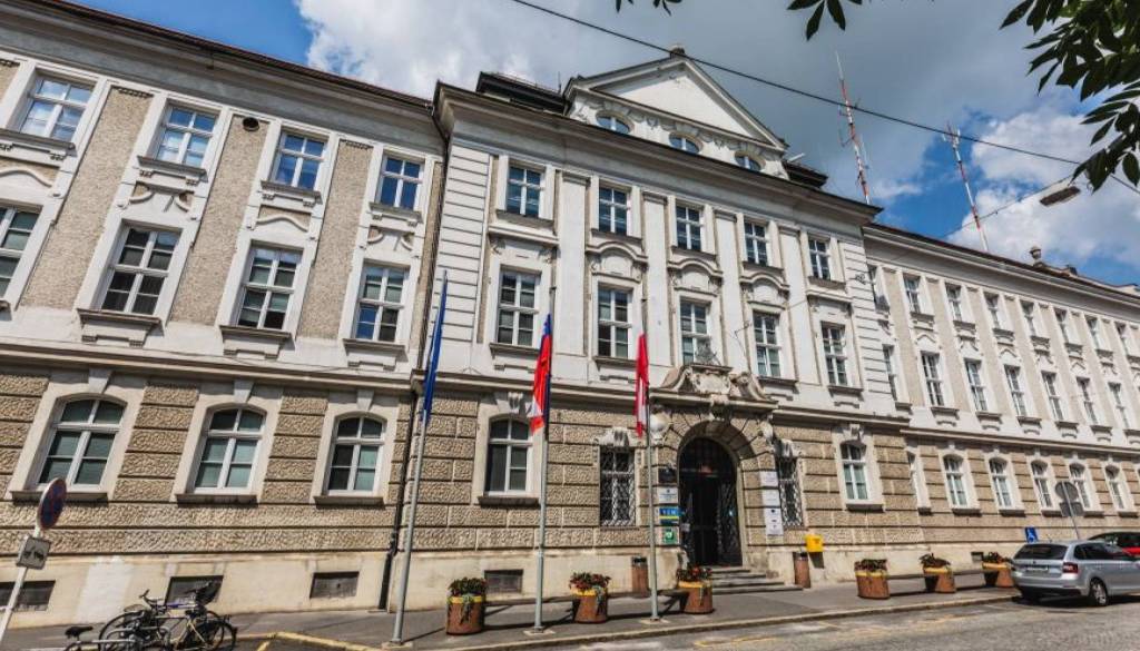 Mariborska občina oddaja parkirna mesta v garaži na elitni lokaciji