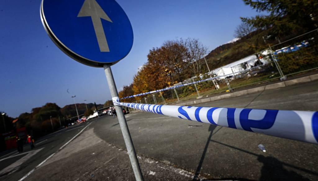 Življenje izgubil sopotnik v vozilu