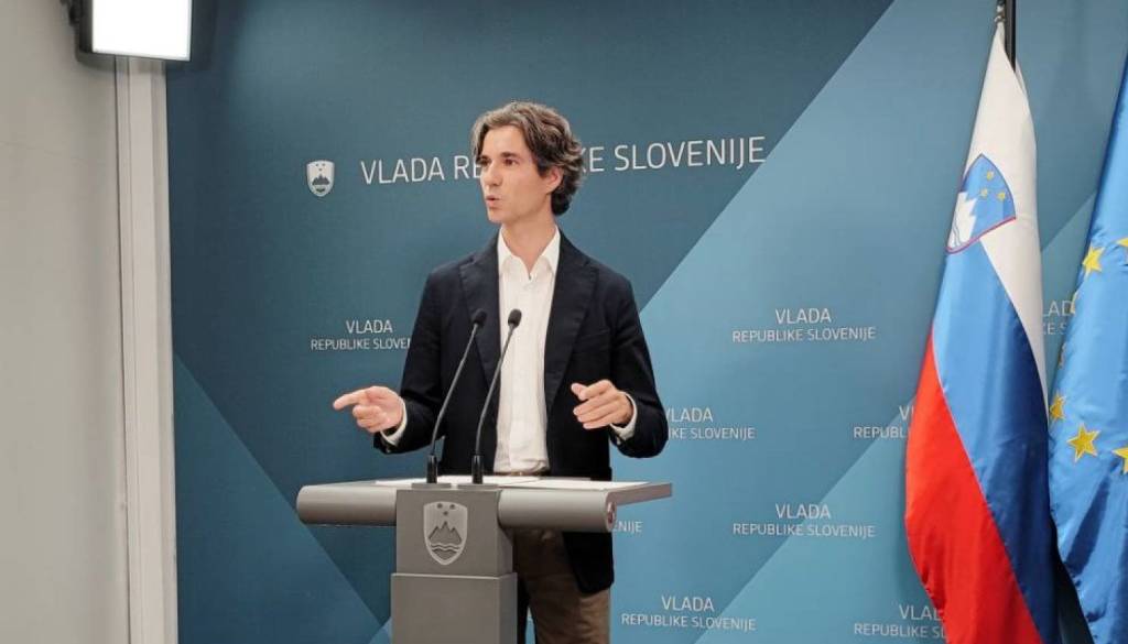 Opozicija zoper ministra Mesca vlaga interpelacijo