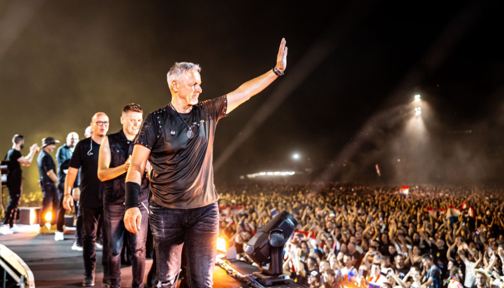 Vstopnice za Thompsonovo turnejo pošle v nekaj urah, napovedani dodatni koncerti