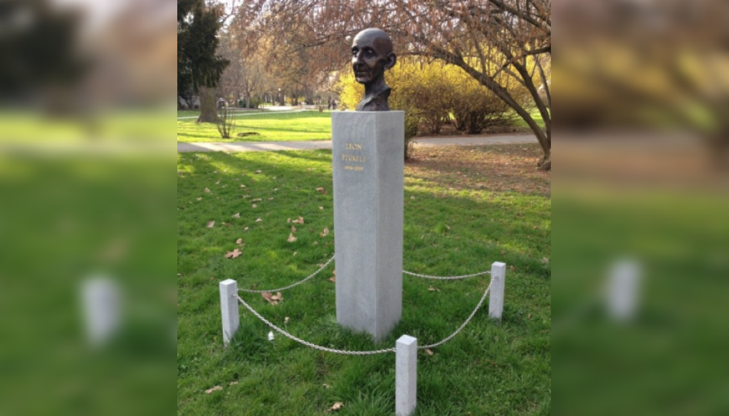 Mariborska občina potrdila: Kip Leona Štuklja bo postavljen novembra. Preverite, koliko bodo odšteli za repliko